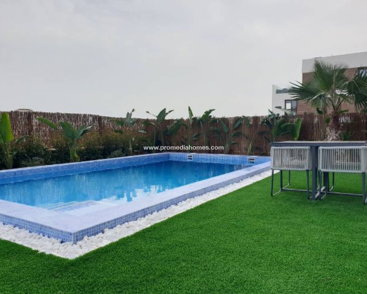 Apartamento con piscina en Orihuela Costa
