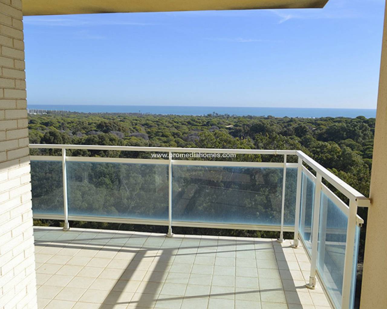 Apartamento con vistas al mar en venta en Guardamar 