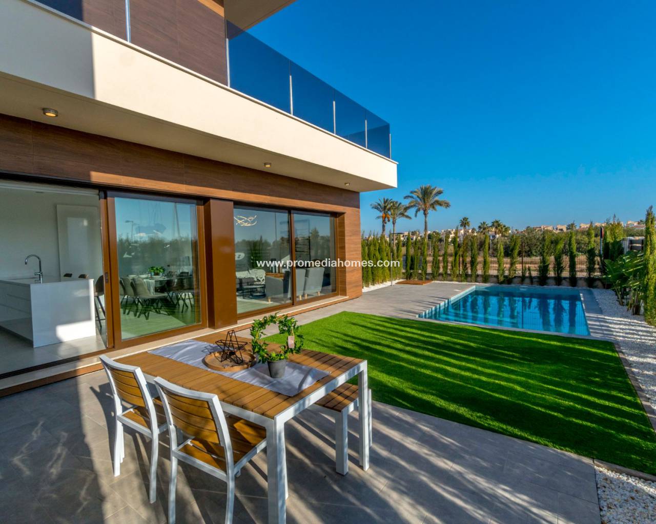 Buy new build villa in Los Alcazares