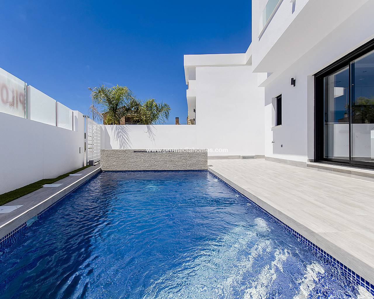 Nybygg villa med basseng til salgs i Los Montesinos