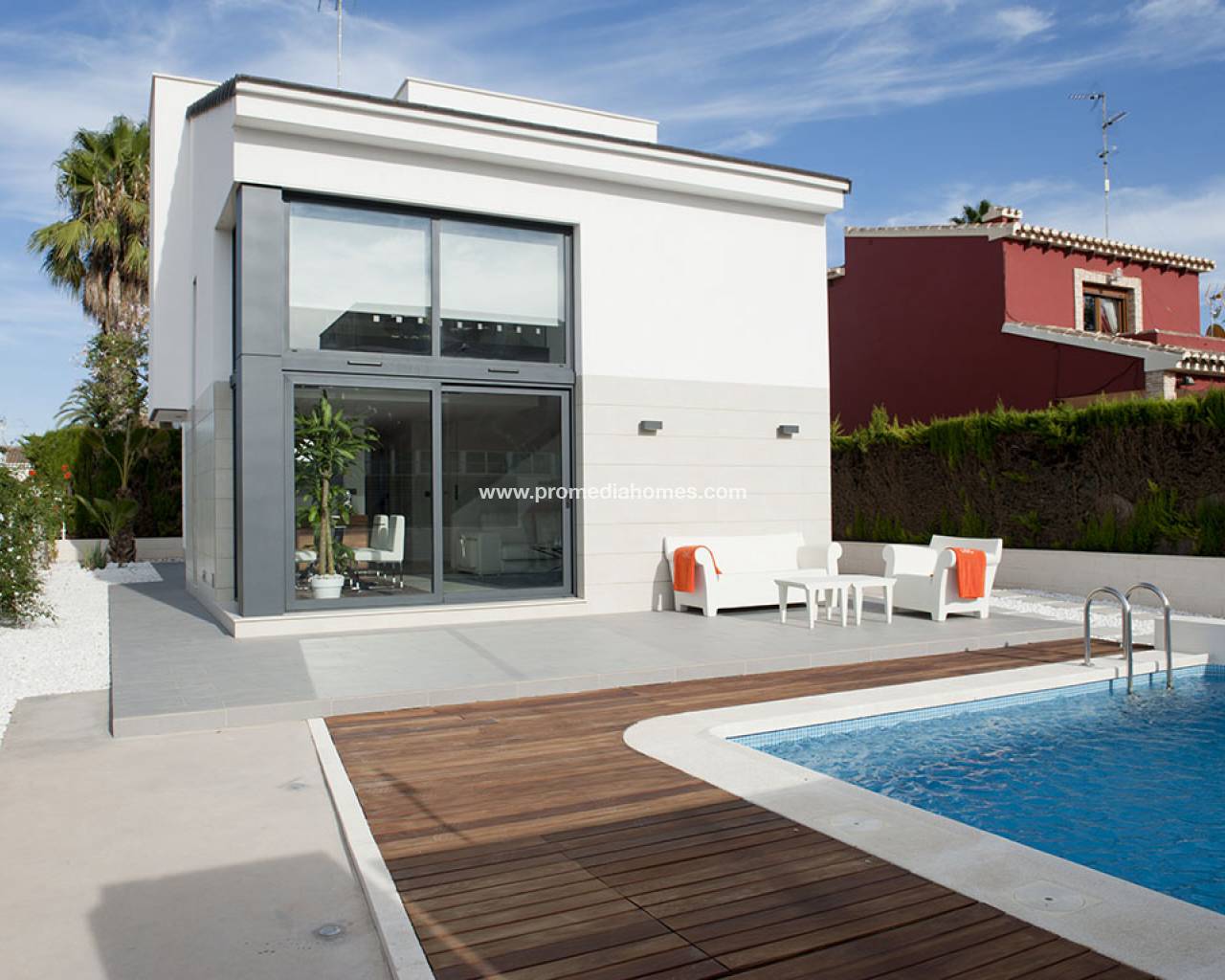 Nybyggd villa med pool i Los Alcazares