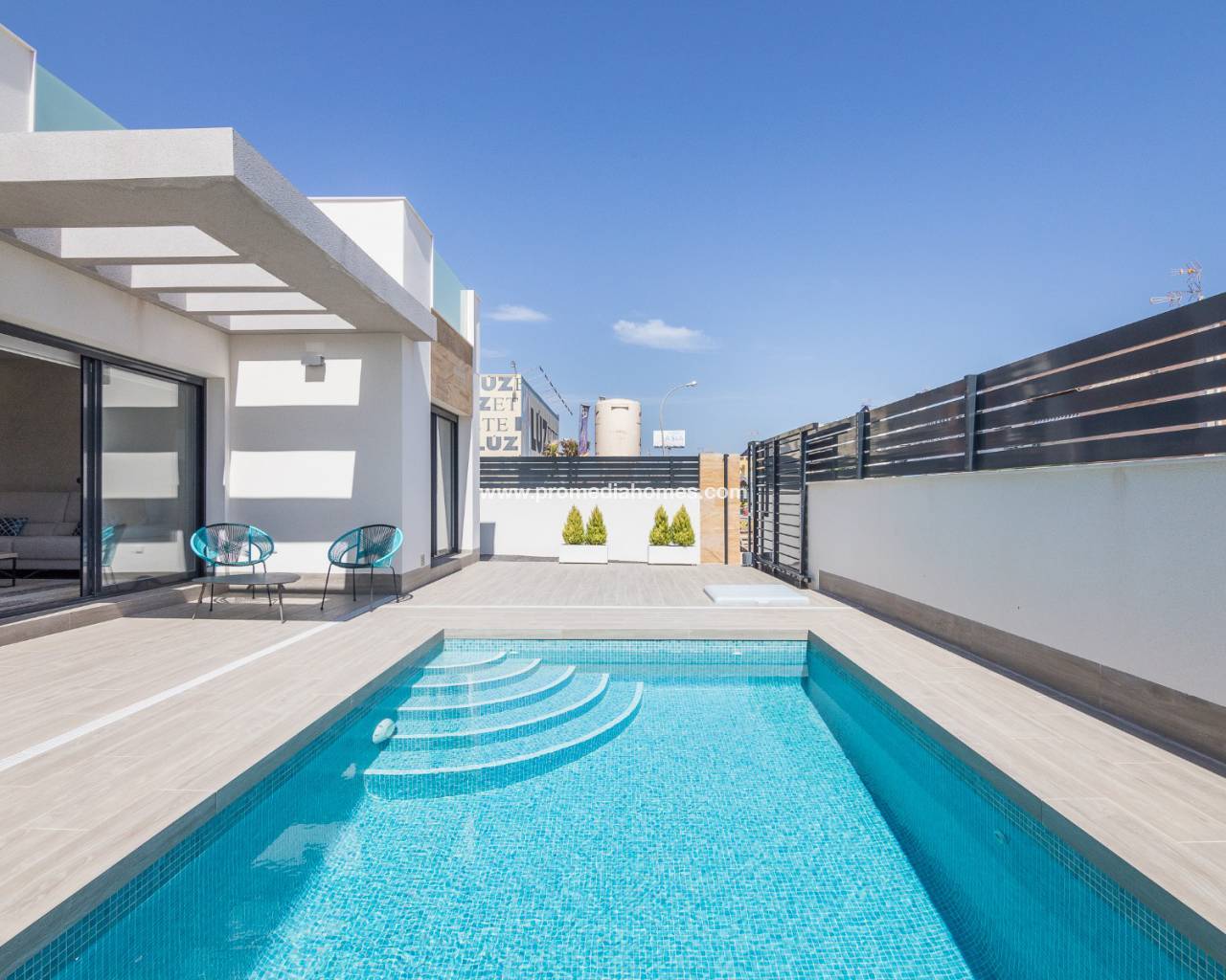 Nybygget villa med privat basseng til salgs i Torrevieja