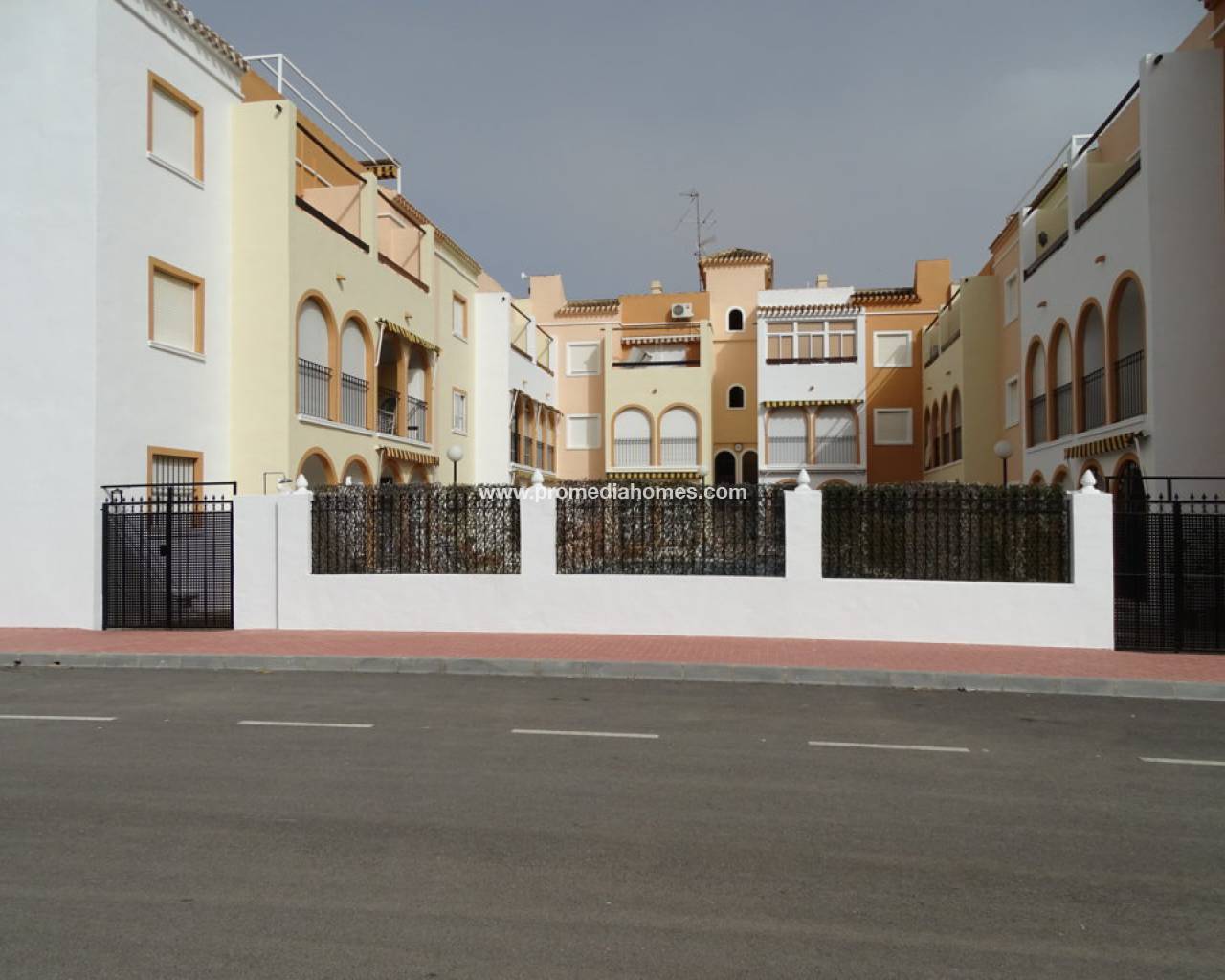 Resale - Apartment - Torrevieja - Playa del Acequion